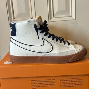 Blazer Mid '77 Premium 'Sail Navy Gum' – Size US 9.5 M